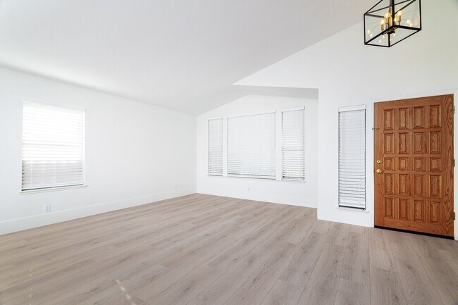 Building Photo - 11859 S Carson Way