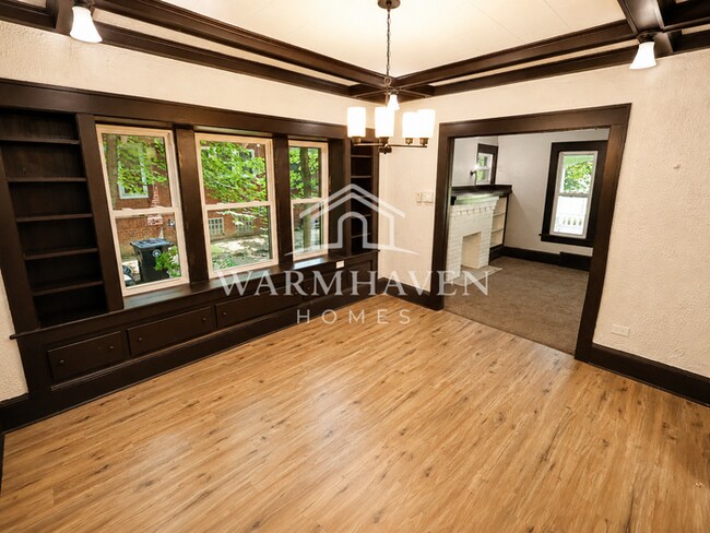 Building Photo - 1007 Delia Ave