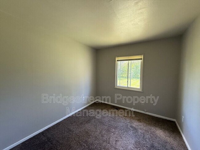 Building Photo - 1427 Stuben Dr