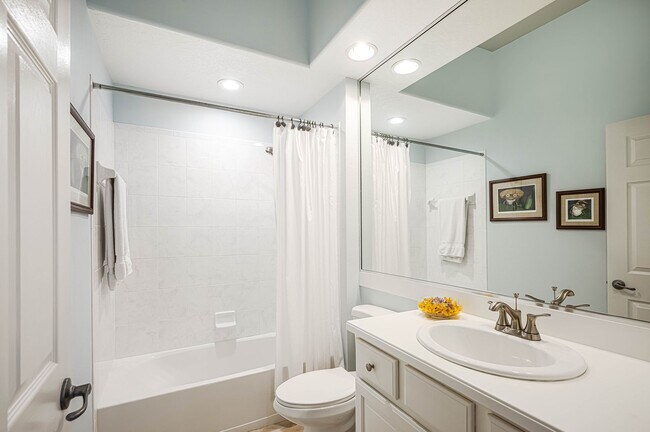 Building Photo - 956 Scherer Way