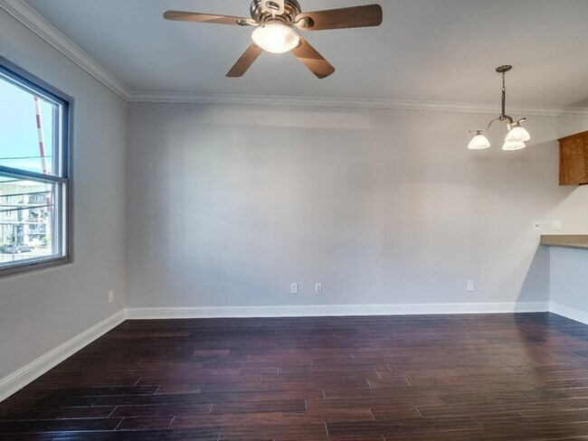 Building Photo - Upgraded 1BR Condo with Balcony & In-Unit Laundry in Downtown Gilroy