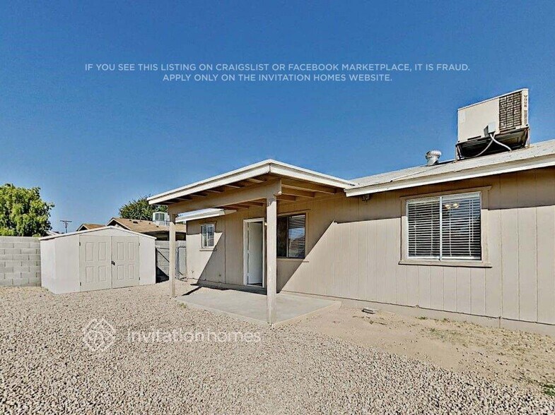 Building Photo - 2853 E Escondido Ave