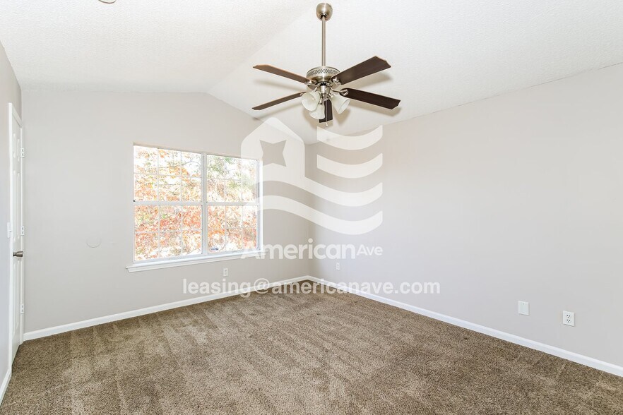 Building Photo - 423 Bradford Ln