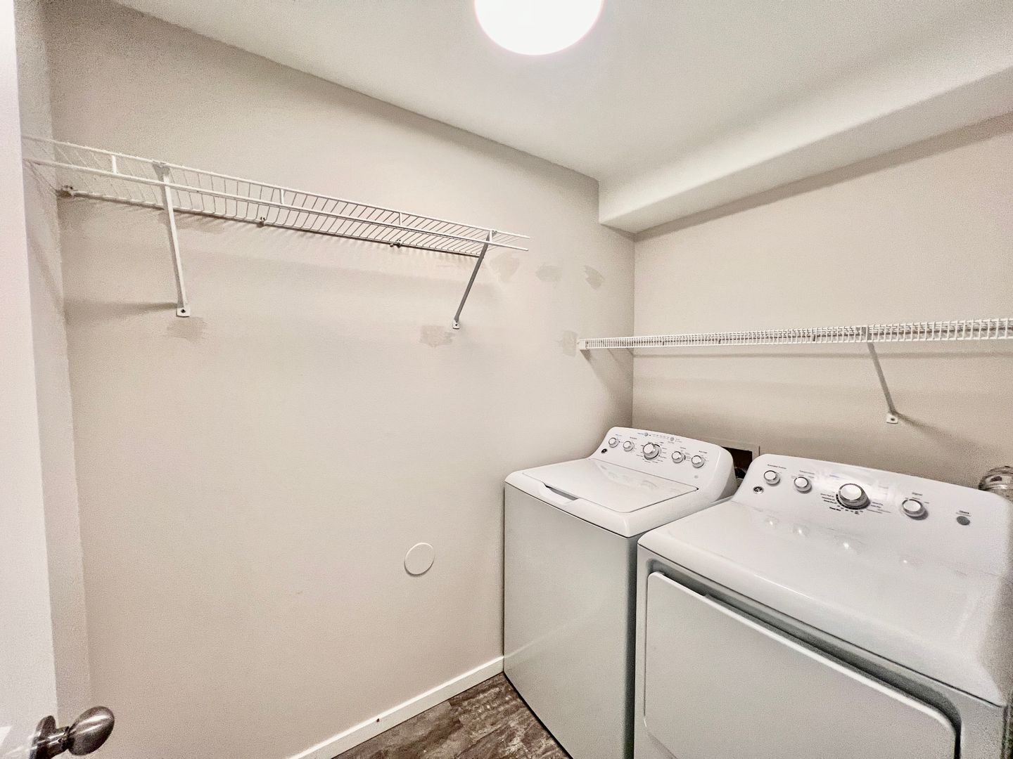 Building Photo - Monroe Condo!!!!