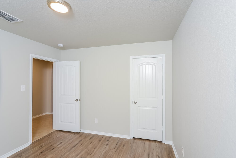Building Photo - 1727 Aspen Silver
