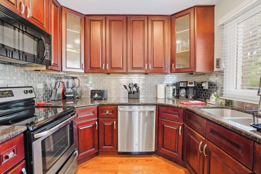 Building Photo - 238 Carter Ct