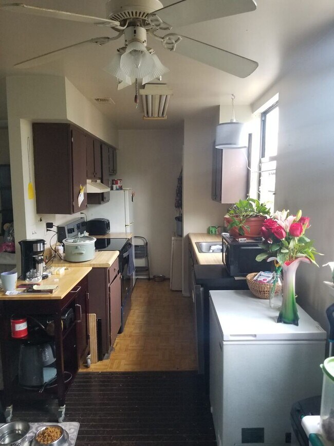 Building Photo - 308 W Wildey St