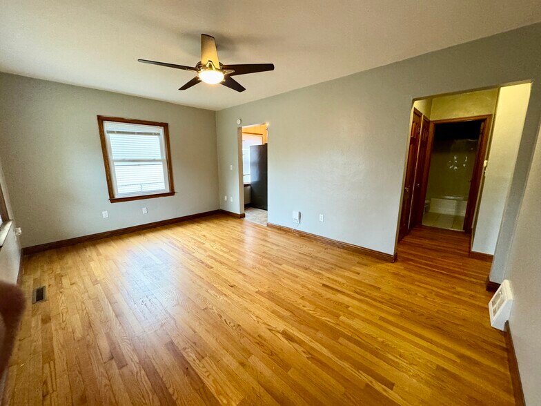 Building Photo - 2137 Stadium Dr