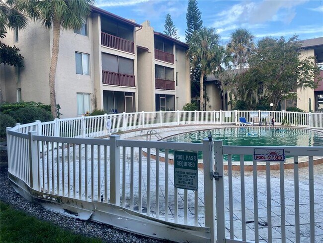 Building Photo - 3845 S Lake Dr