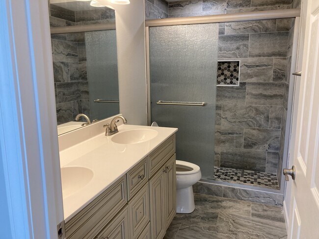 Building Photo - 719 Cypress Dr