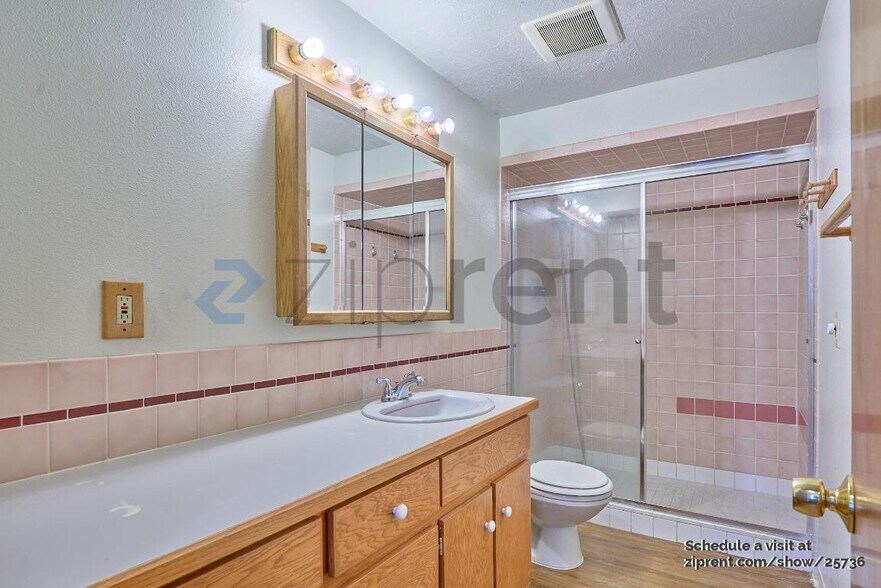 Building Photo - 13426 SW 61st Ave