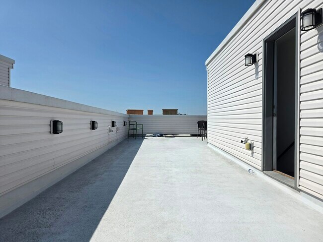 Building Photo - 417 W Berks St