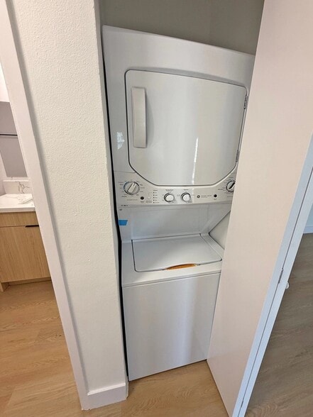 Building Photo - 11070 Rose Ave