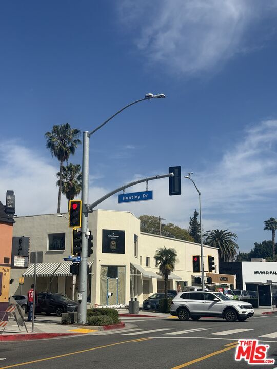 Building Photo - 840 Huntley Dr