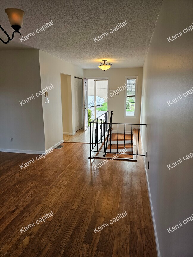 Building Photo - 8709 Olde Colony Trl