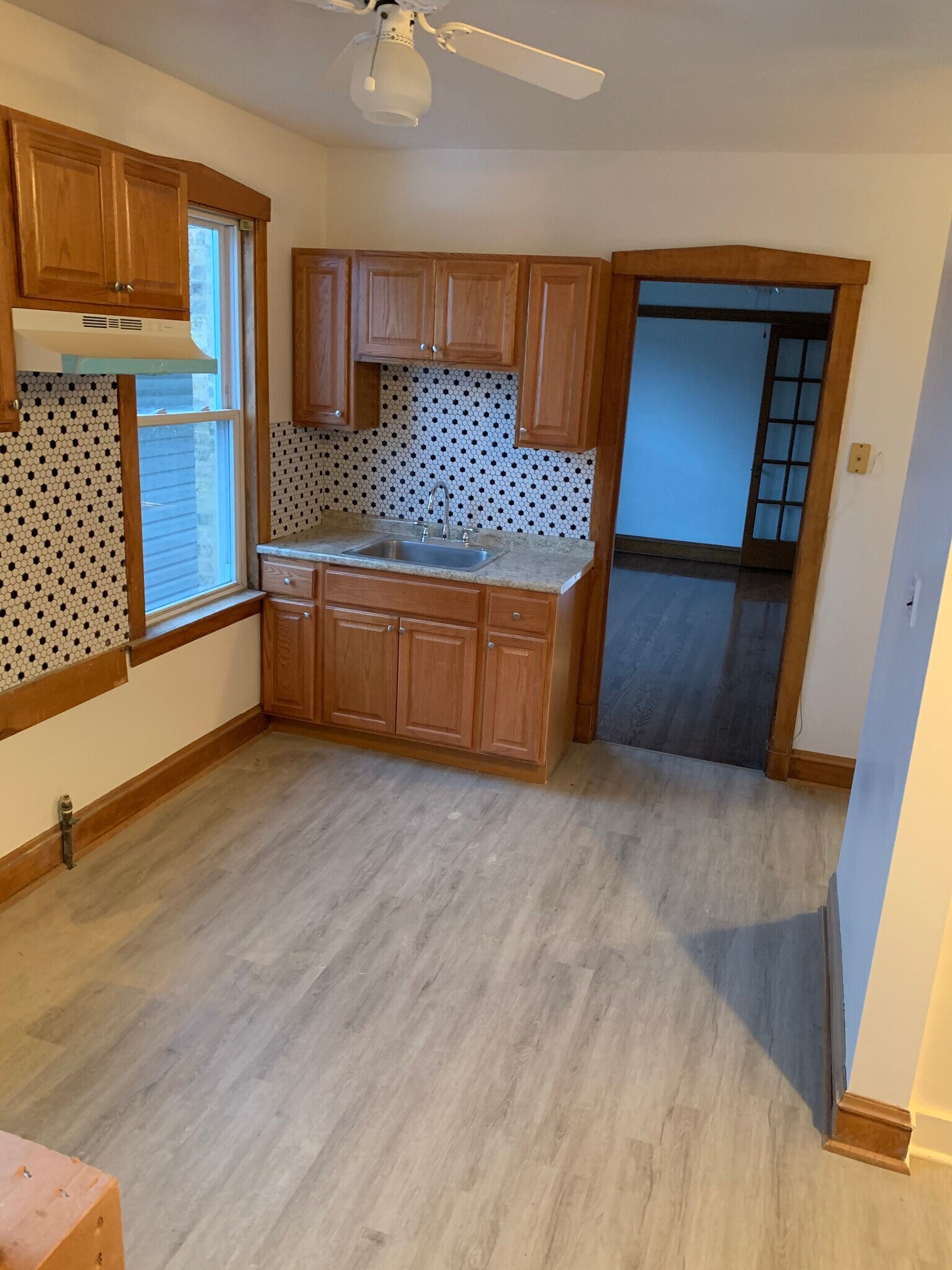 Kitchen - 5115 W Schubert Ave