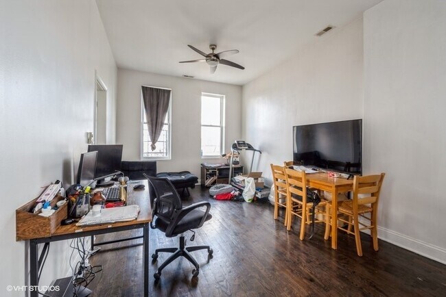 Building Photo - 4012 W Armitage Ave