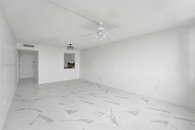 Building Photo - 1351 NE Miami Gardens Dr