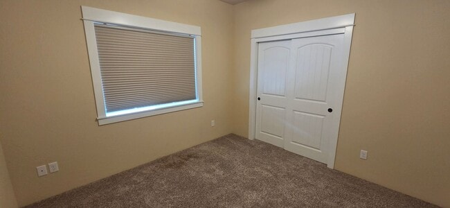 Building Photo - Beautiful & Cozy Home for Rent