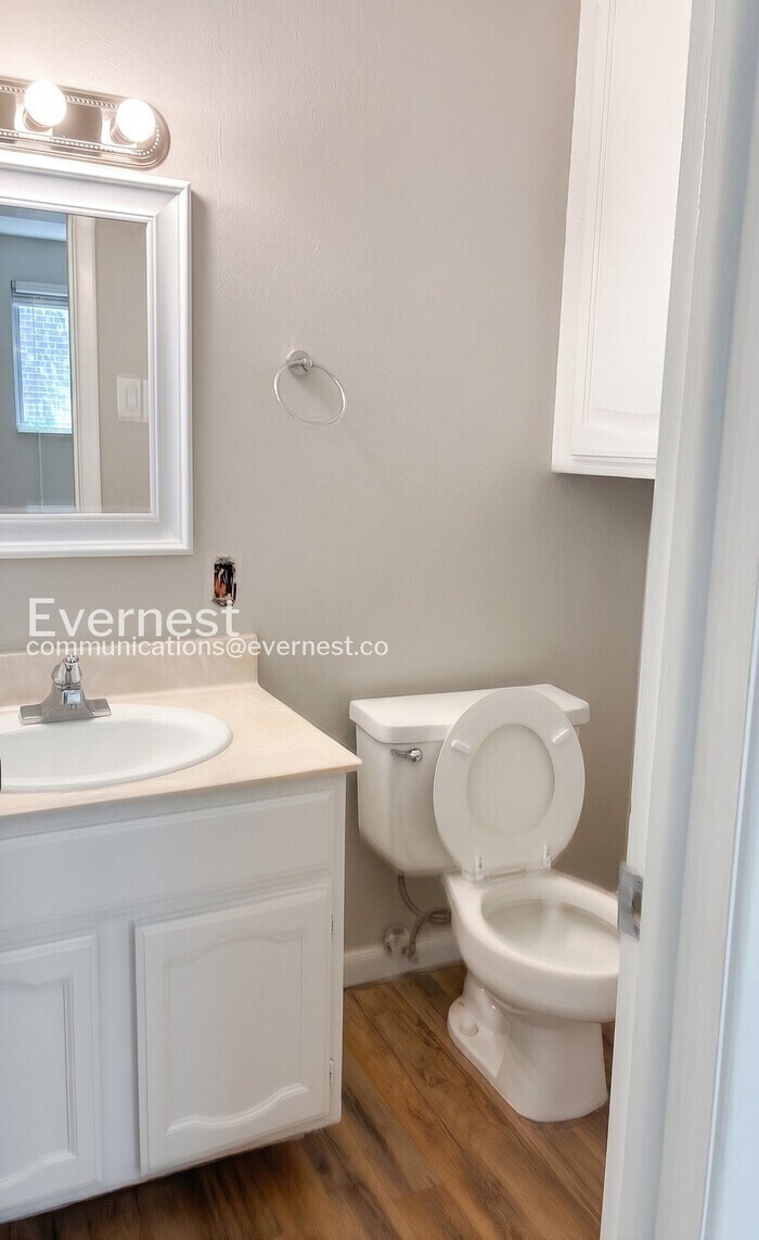 Building Photo - 1629 26th Ave Ct