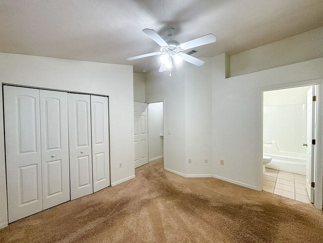 Building Photo - Victoria Station #156 - Pet Friendly!