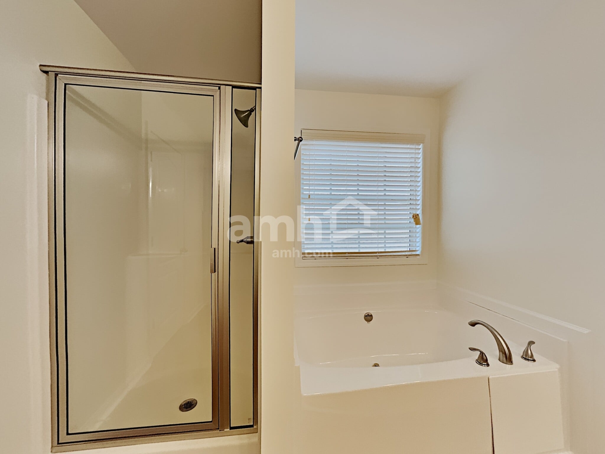 Building Photo - 3199 Arbor Oaks Dr SW