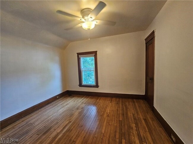 Building Photo - 8906 Tioga Ave