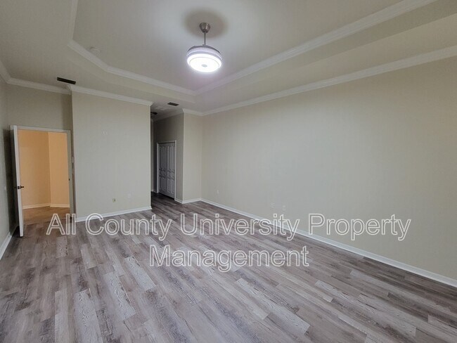 Building Photo - 8590 SW 10th Rd