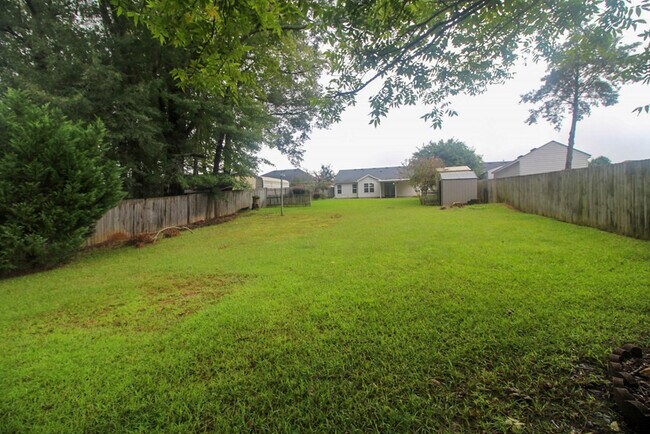 Building Photo - 525 Cashel Rd