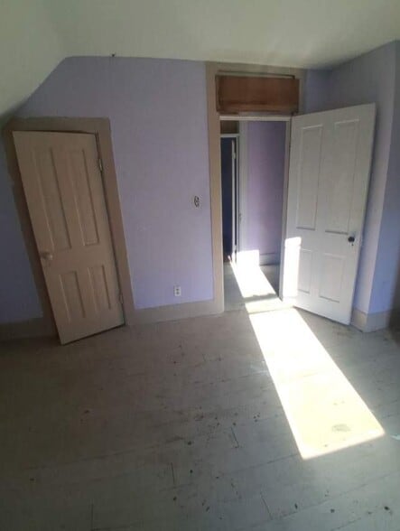 Building Photo - 235 S Whitesboro St