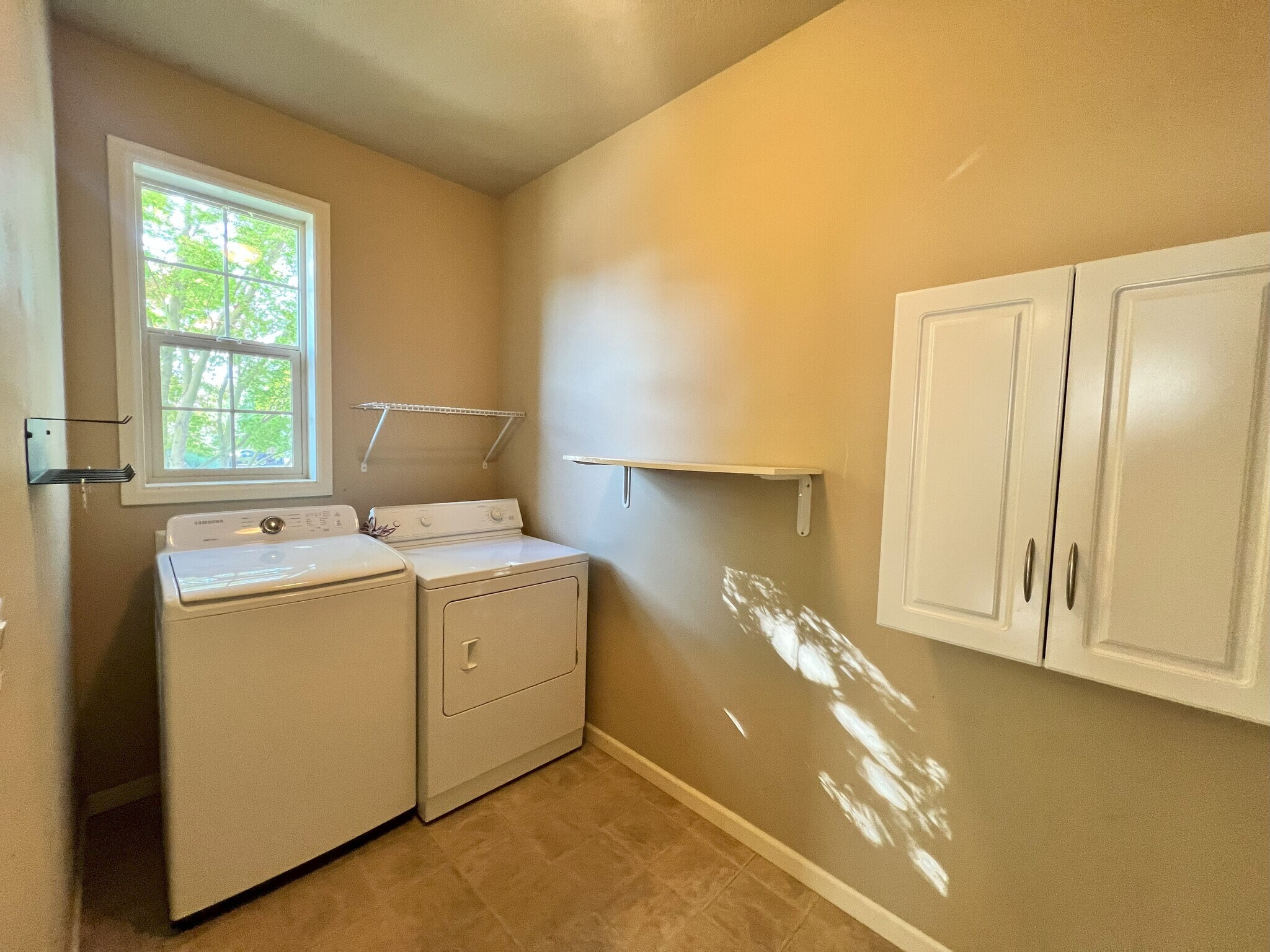 Building Photo - 3075 Flame Tree Ln NW
