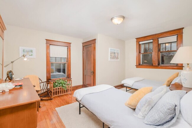 Building Photo - 1113 Harney Ave