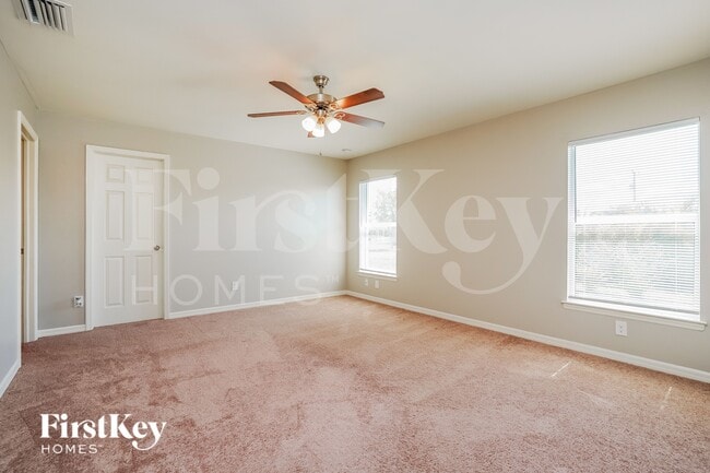 Building Photo - 2409 NW 9th Ave