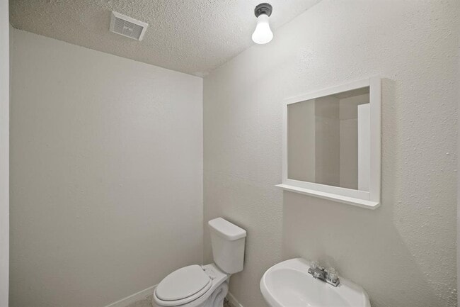 Building Photo - 15822 Danford Dr