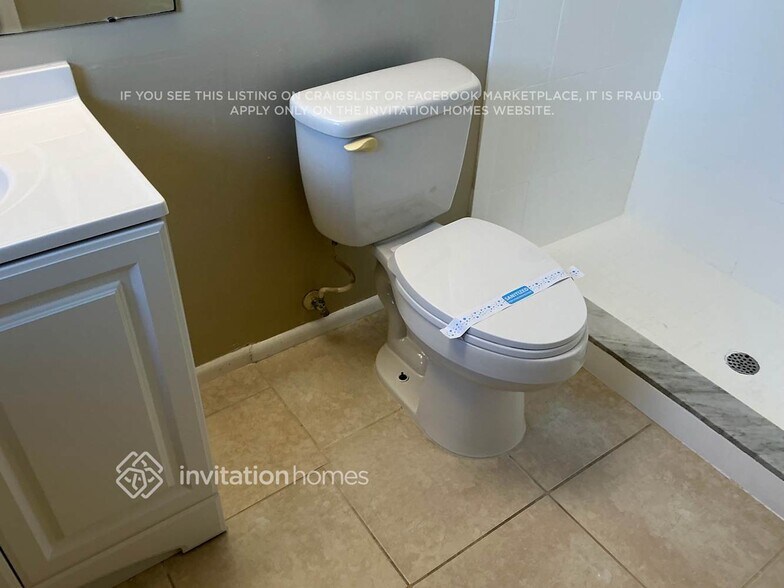 Building Photo - 1435 SE 12th St