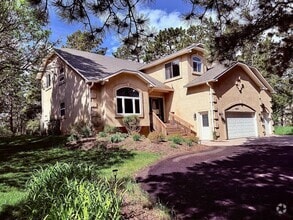 Building Photo - Warm & Spacious Woodmoor Home in a Fantast...