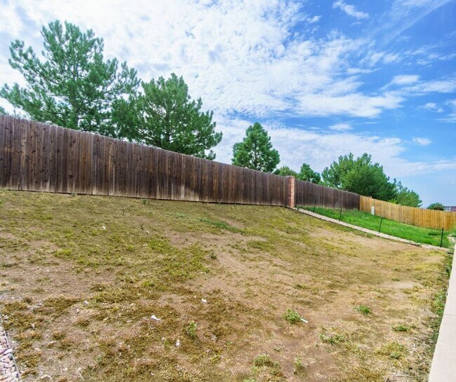 Building Photo - Move in ready home on Kettle Drum