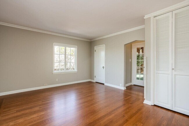 Building Photo - MUST SEE! Unique and Charming 4 bedroom 2.5 Bath Home w/Stunning Views!