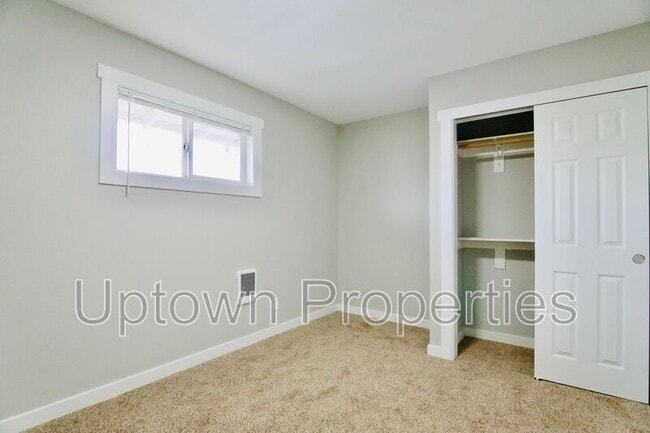 Building Photo - 466 N Adair St