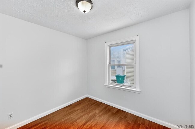 Building Photo - 3028 Welch Ave