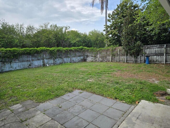 Building Photo - 2601 SE Creston Ln