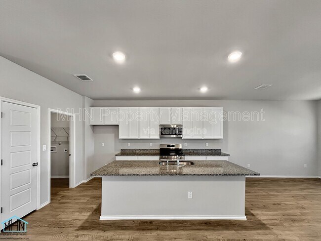 Building Photo - 1200 Legend Pass