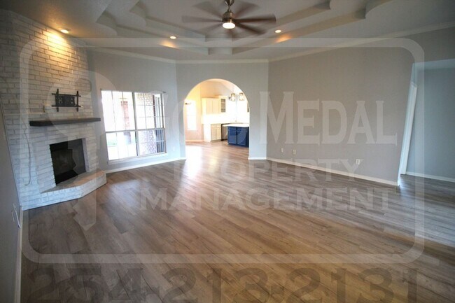 Building Photo - Beautiful 3-bed, 2-bath home now available...