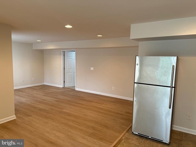 Building Photo - 6231 Glen Wood Loop