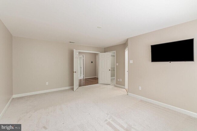 Building Photo - 6311 Chaucer Ln