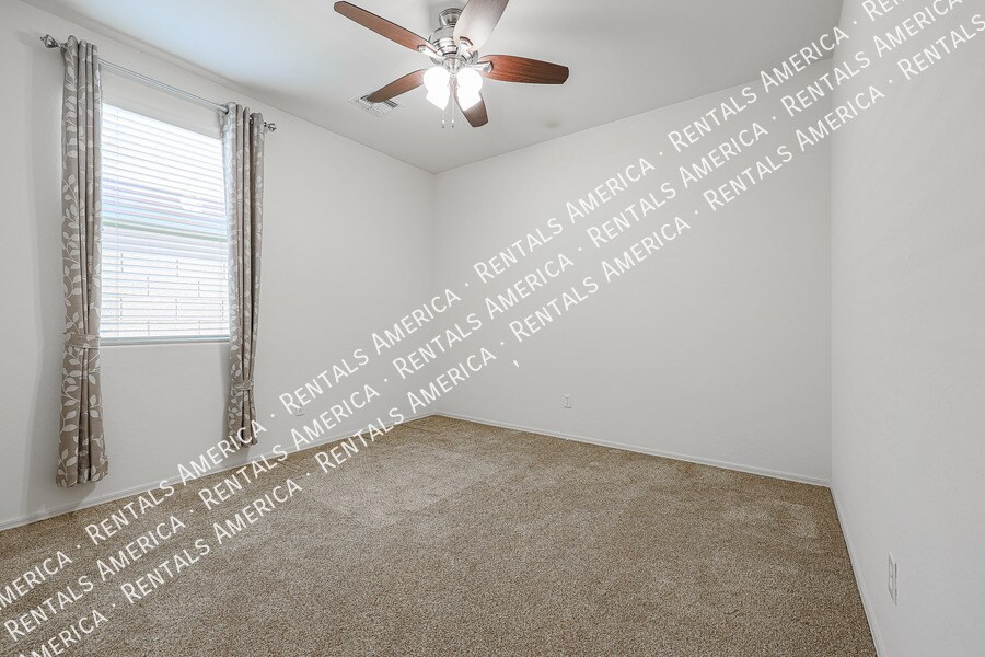 Building Photo - 10915 E Calypso Ave