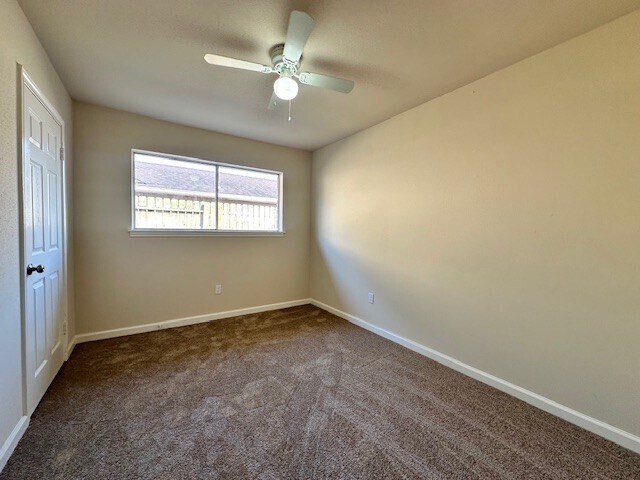 Building Photo - 818 Overland St