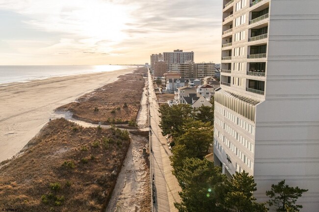 Building Photo - 3851 Boardwalk