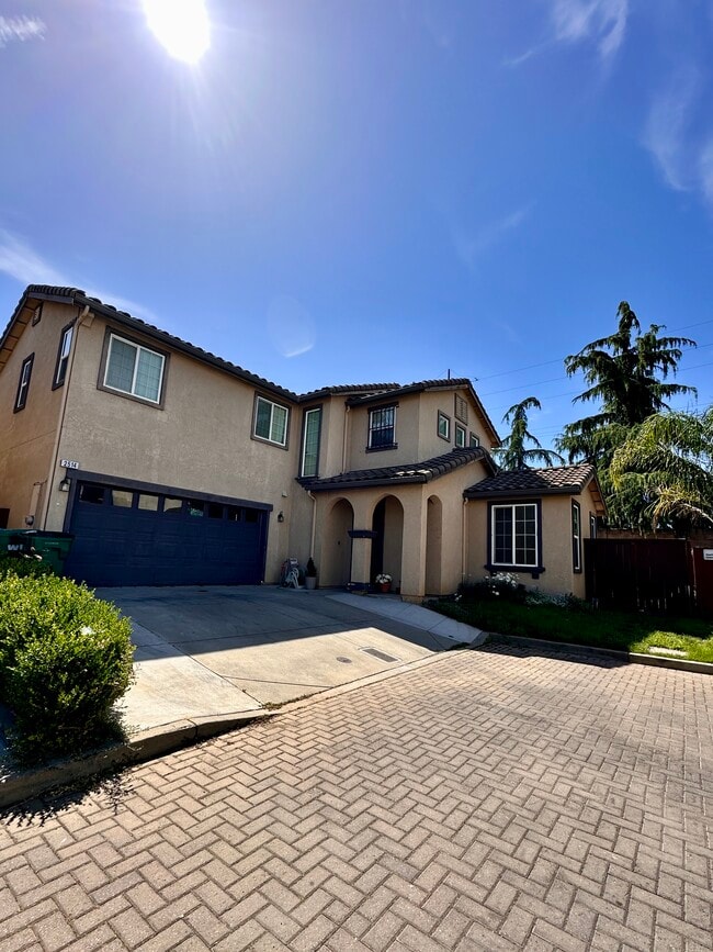 Primary Photo - 2514 Mercato Ln