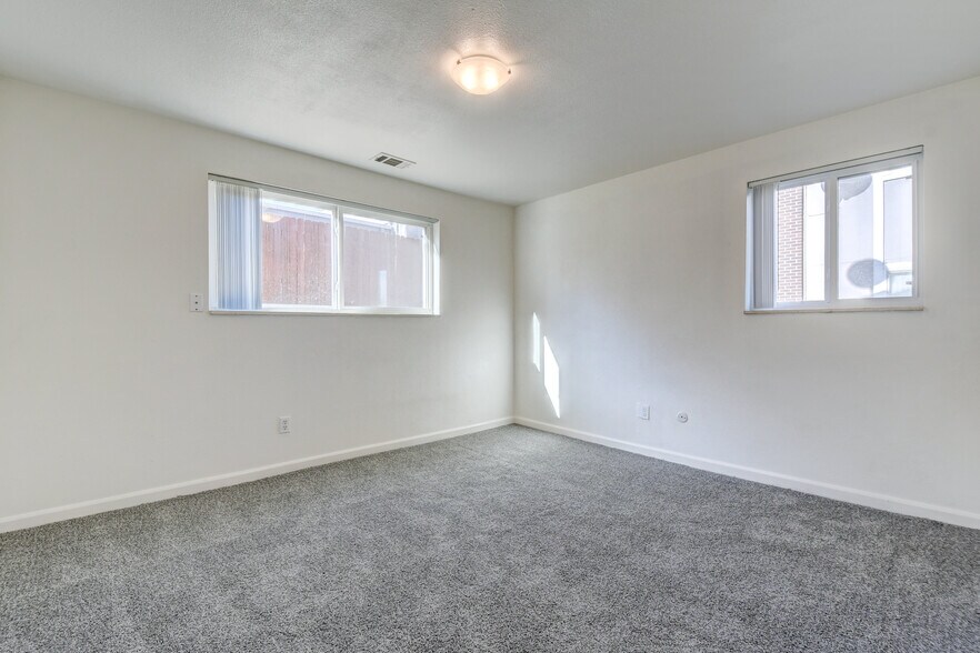 Building Photo - 1625 Jay St